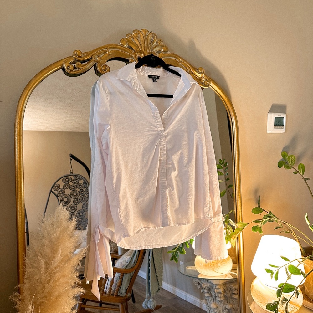 Open Sleeve Button Up Top🤍